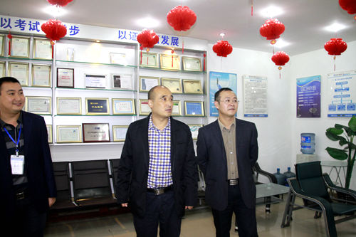 省人社厅领导莅临我校视察指导工作