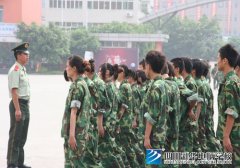 迎接崭新的一天---2011军训报道一