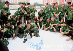 四川新华电脑学院：又是一年军训时