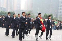 国旗在我心中--四川新华举行升国旗仪式