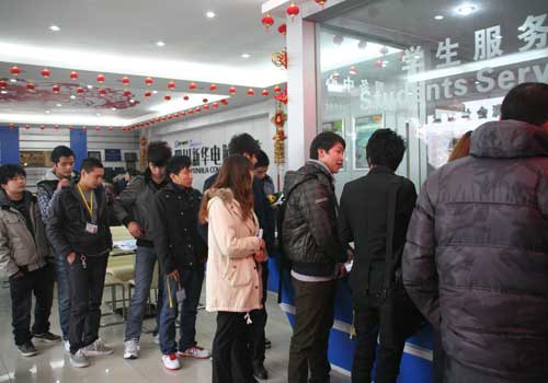 2012春季招生,四川新华电脑学校现场火爆