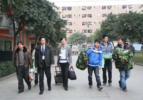 2012春季招生,四川新华电脑学校现场火爆