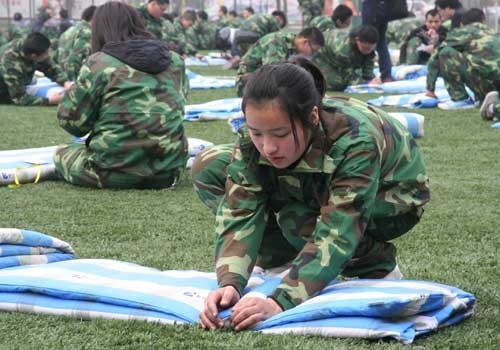 叠军被，我“型”！—四川新华新生军训系列报道之三