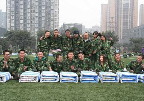 叠军被，我“型”！—四川新华新生军训系列报道之三