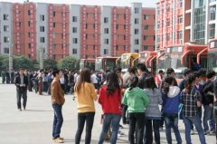 四川新华千余名考生参加全国成人高考