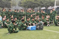 吹响军训号角，绽放美丽青春