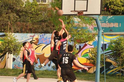 充满青春活力的新华学子