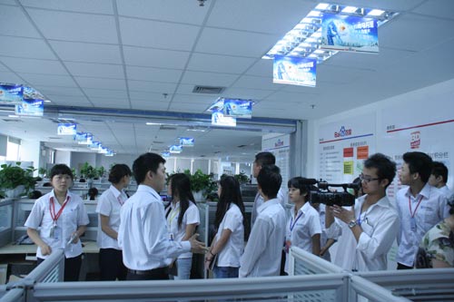 学校E-BOSS高级电子商务班学子赴百度参观学习