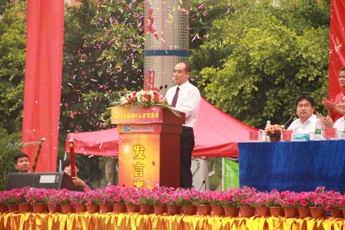 四川新华电脑学校举办2013年春季IT人才双选会