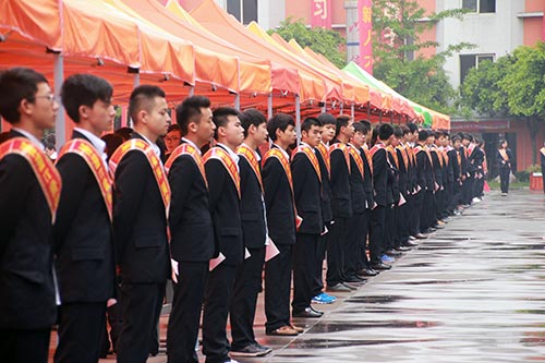 直击双选会现场：毕业生动手能力强，企业评价高