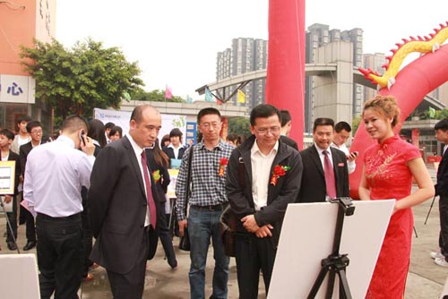 省人社厅处长马健对此次双选会作出了肯定