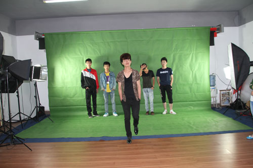 时尚T台等你秀风采，缤纷摄影邀你赏美景