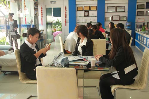 四川新华电脑学院咨询中心现场