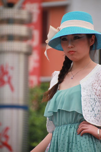 从课堂走向T台圣殿，新华学子秀出靓丽青春