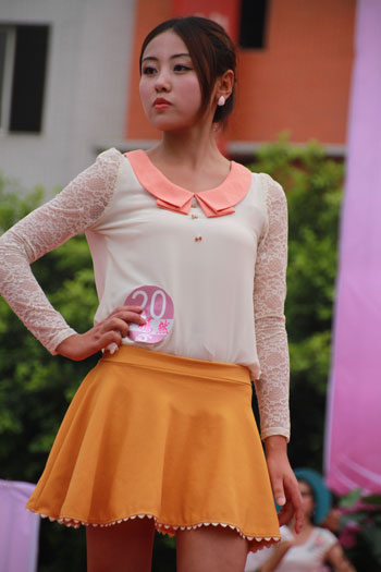 从课堂走向T台圣殿，新华学子秀出靓丽青春