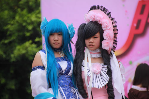 从课堂走向T台圣殿，新华学子秀出靓丽青春