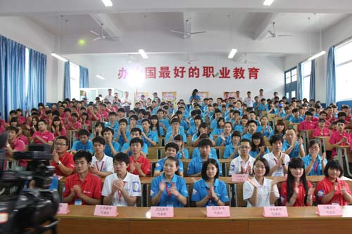 《梦想成真》真人秀第二季南京总决赛开幕式拉开帷幕