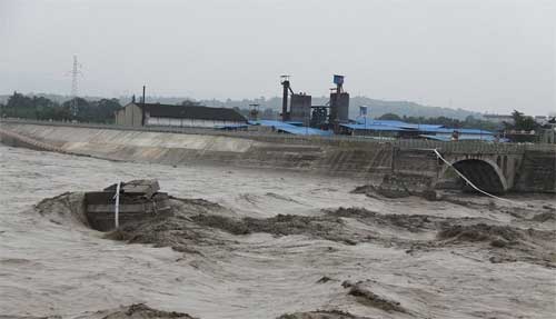 四川绵阳江油盘江大桥遇暴雨垮塌事件