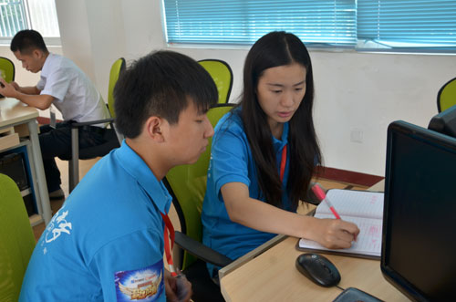 四川新华电脑学校电商女王蒋蕊婷