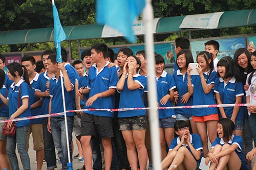 “尾货网”杯趣味运动会,新华校园乐翻天