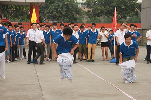“尾货网”杯趣味运动会,新华校园乐翻天