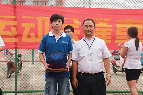 “尾货网”杯趣味运动会,新华校园乐翻天