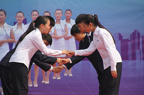 职场礼仪展示SHOW,青春风采亮出来