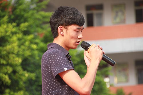 首届校园达人秀海选Day2:继续SHOW精彩