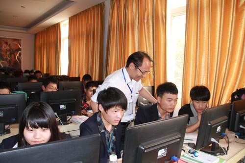 老师手把手指导教学