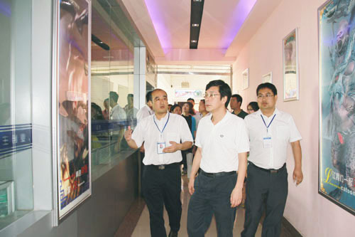 双流县领导莅临四川新华电脑学院视察并指导工作