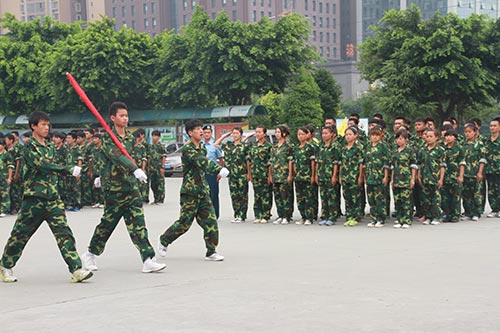 2013级新生军训汇演:英姿飒爽,青春飞扬