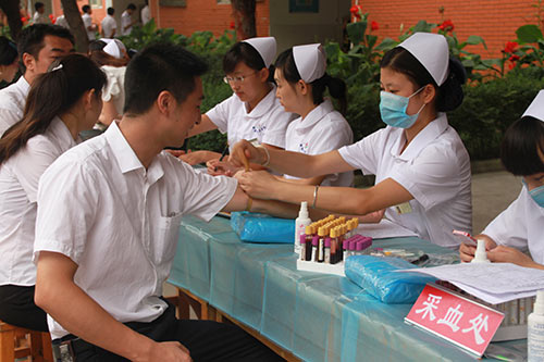 免费体检享福利,新华为教职员工送健康