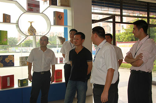 徐处长参观我校理实一体化教学楼