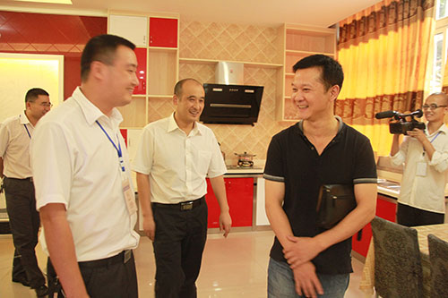 徐处长参观我校环艺样板间