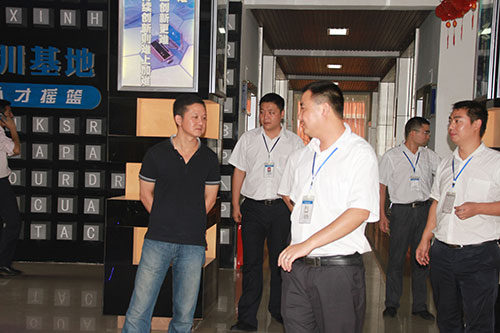 徐处长参观我校软件实训基地