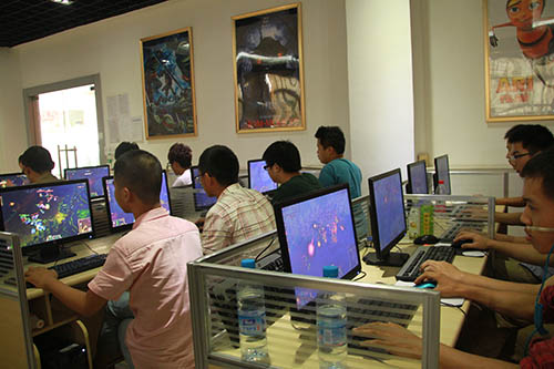 新华首届“德搜杯”英雄联盟电子竞技大赛震撼上演