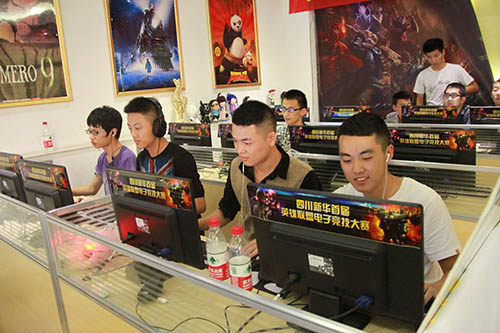 新华首届英雄联盟争霸赛尘埃落定，“拯救迷途少女”勇夺冠军