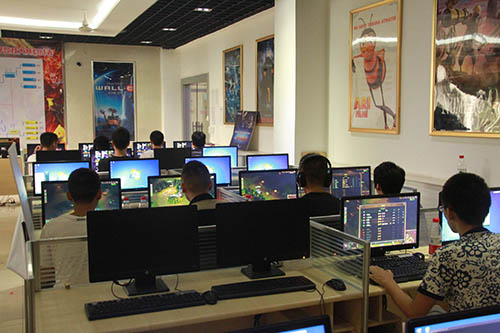 新华首届英雄联盟争霸赛尘埃落定，“拯救迷途少女”勇夺冠军