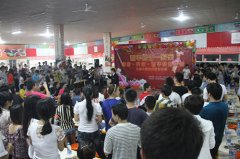 明月千里耀新华，师生同乐庆中秋