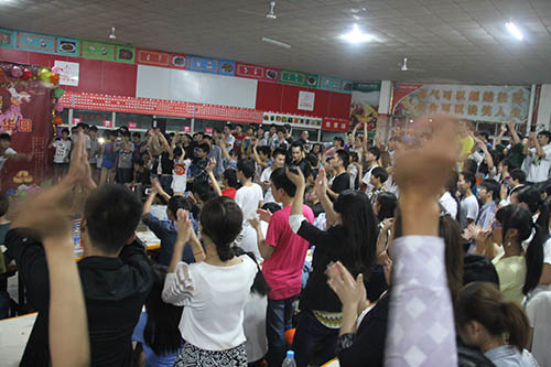 师生联谊晚会现场火爆