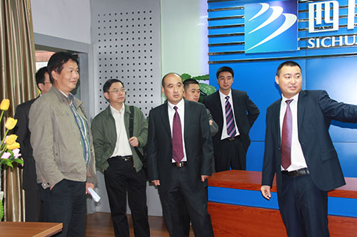 领导们参观我校专业摄影棚