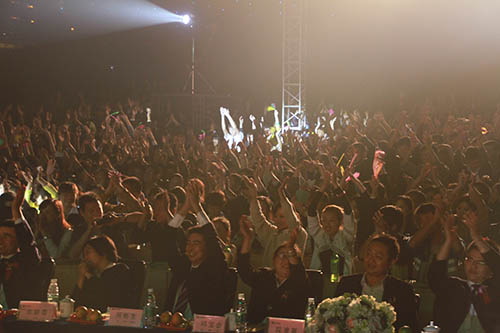 迎新晚会现场嗨到爆