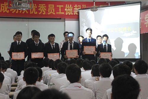 13级建筑二班、广告传媒三班开班典礼隆重举行