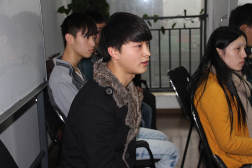 　已升任技术主管的新华学子王建儒同学