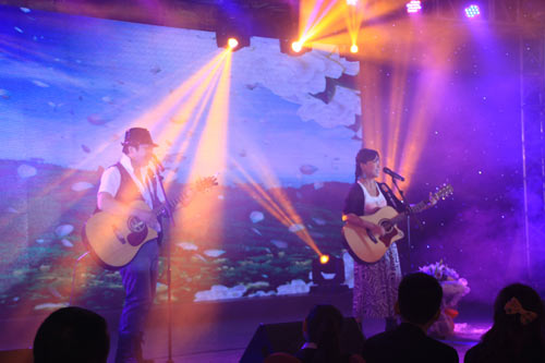 新华教育集团四川院校2013年宴完美落幕