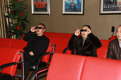 新华集团领导莅临我校视察指导工作