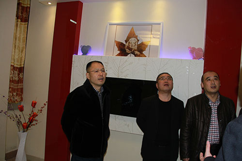 新华集团领导莅临我校视察指导工作