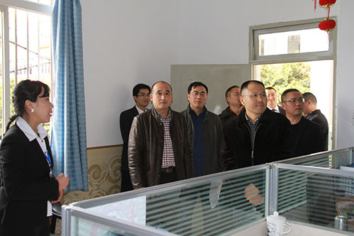 新华集团领导莅临我校视察指导工作