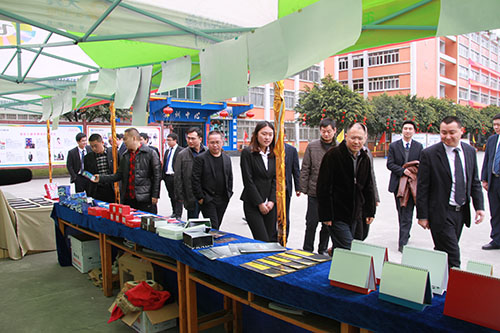 新华集团领导莅临我校视察指导工作