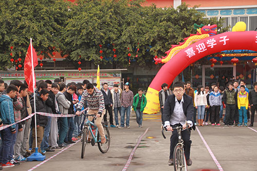 慢骑比赛，看谁最慢